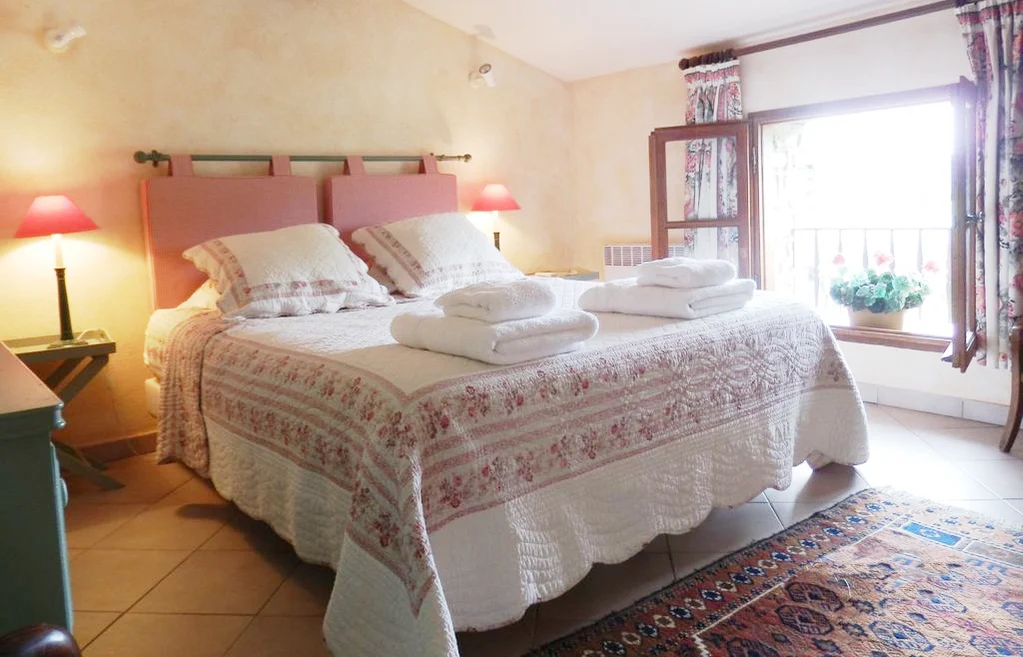 Saint Esteve Cucuron Provence Lourmarin Rent-Our-Home