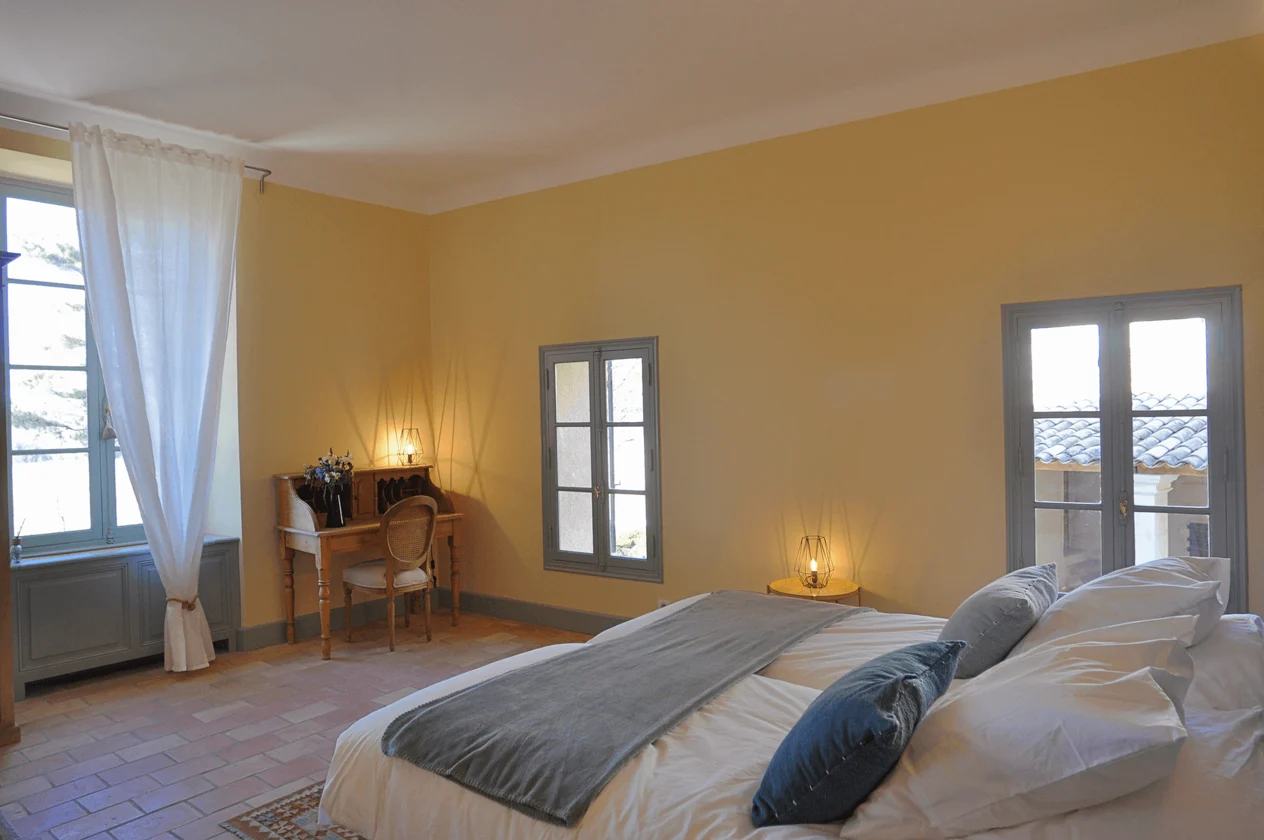 Luberon villages Provence France Rent-Our-Home rentourhomeinprovence Lourmarin Manoir de Lourmarin