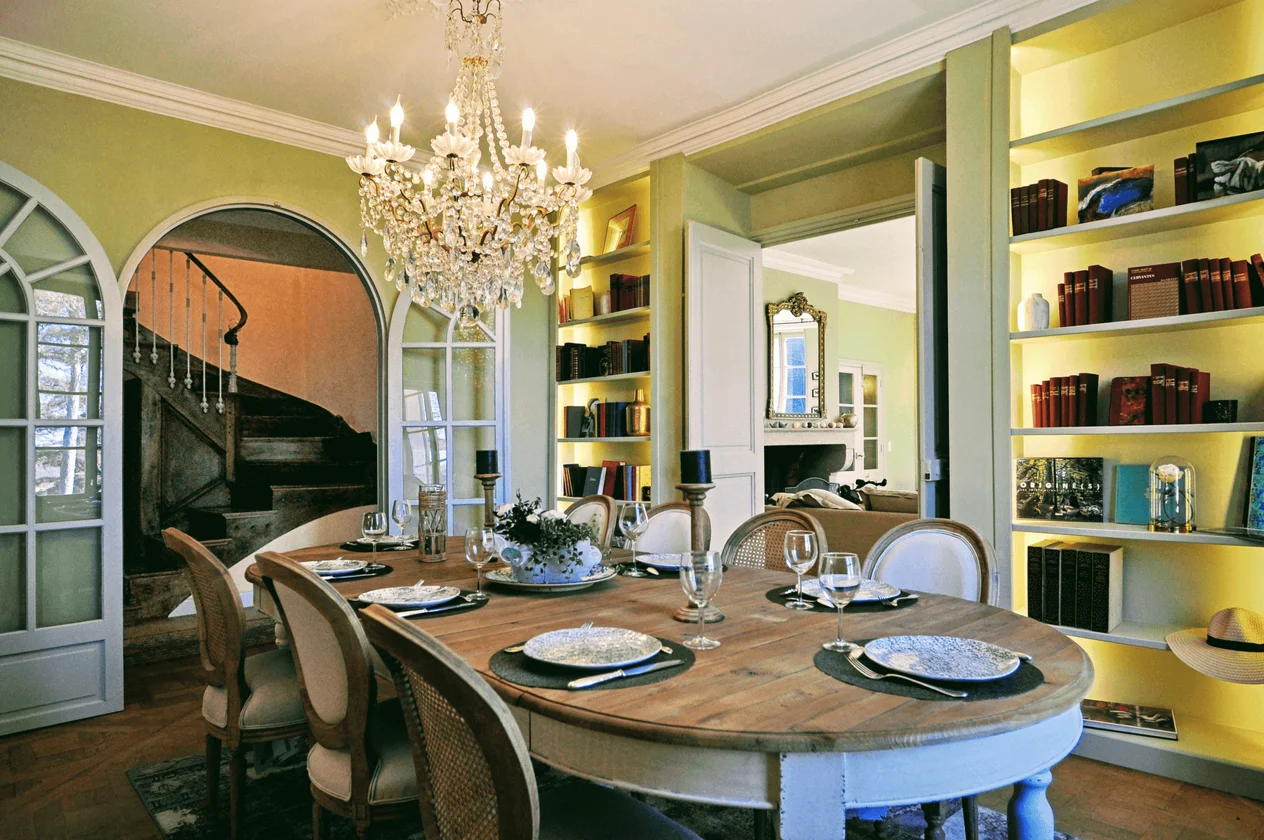 Luberon villages Provence France Rent-Our-Home rentourhomeinprovence Lourmarin Manoir de Lourmarin