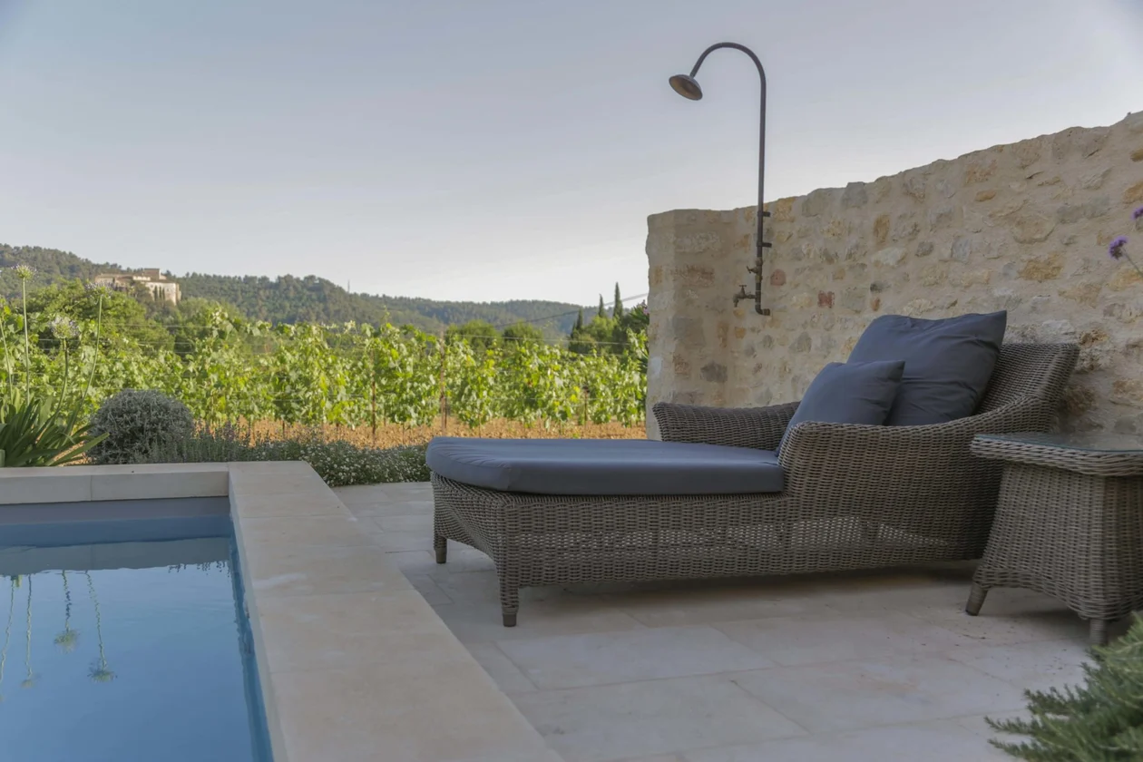 Luberon villages Provence France Rent-Our-Home rentourhomeinprovence Lourmarin Les Trois Clefs Ansouis