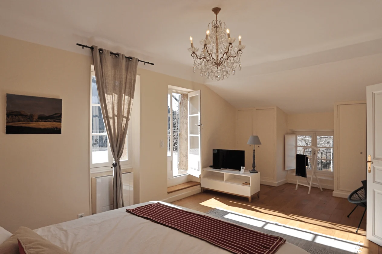 Luberon villages Provence France Rent-Our-Home rentourhomeinprovence Lourmarin Manoir de Lourmarin