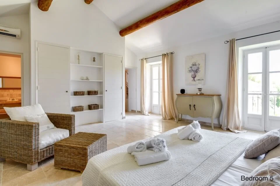 Le Petit Hameau