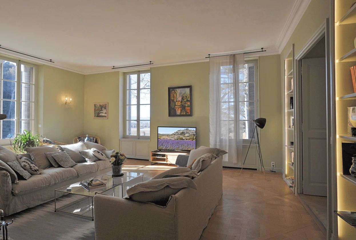 Luberon villages Provence France Rent-Our-Home rentourhomeinprovence Lourmarin Manoir de Lourmarin
