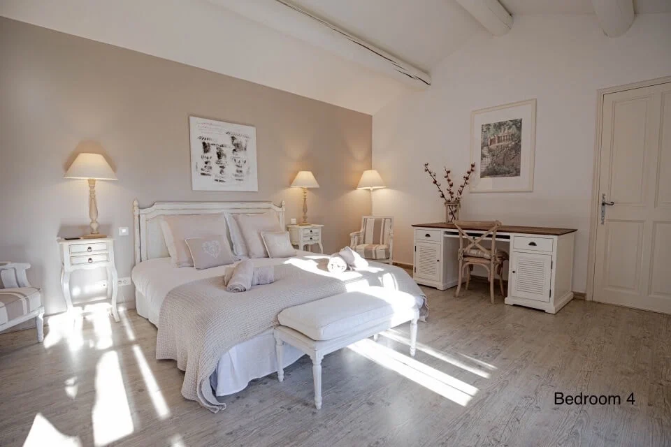 Le Petit Hameau