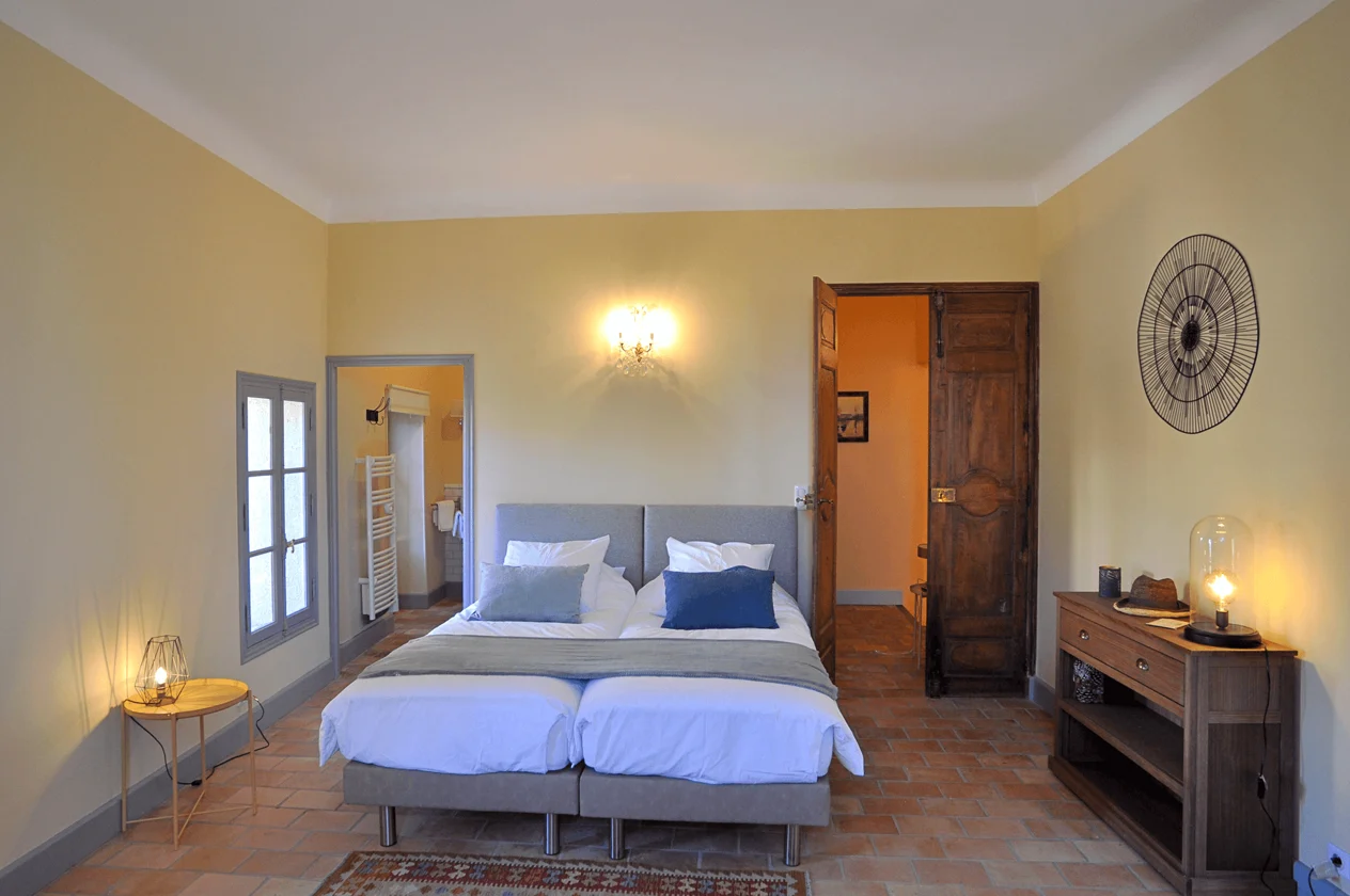 Luberon villages Provence France Rent-Our-Home rentourhomeinprovence Lourmarin Manoir de Lourmarin