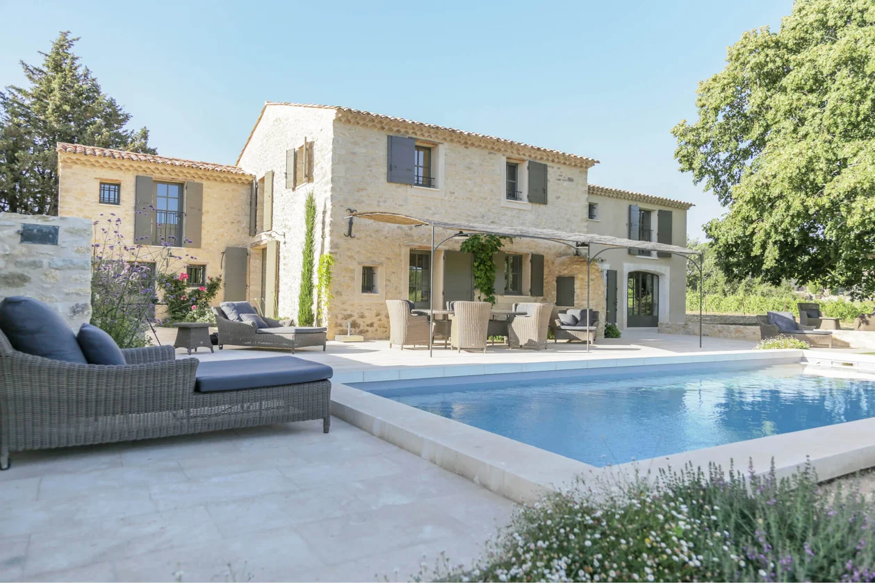 Luberon villages Provence France Rent-Our-Home rentourhomeinprovence Lourmarin Les Trois Clefs Ansouis