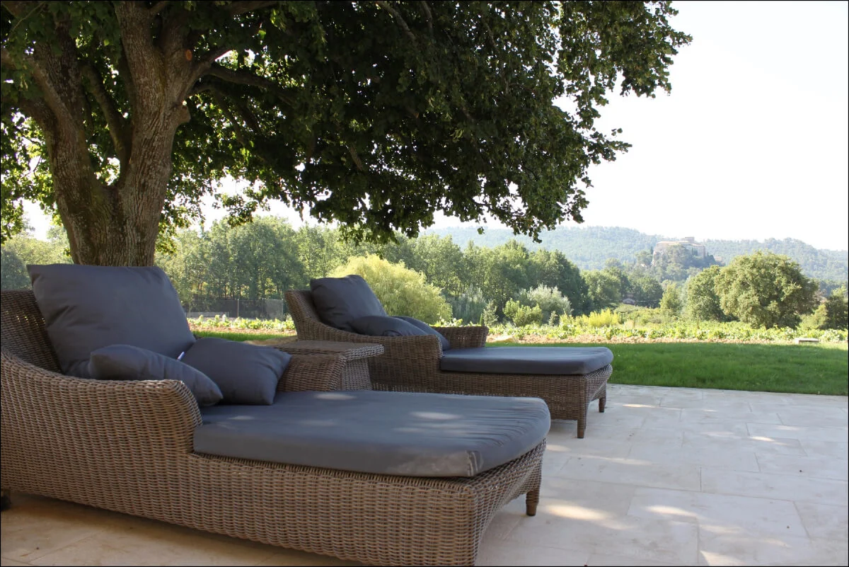 Luberon villages Provence France Rent-Our-Home rentourhomeinprovence Lourmarin Les Trois Clefs Ansouis