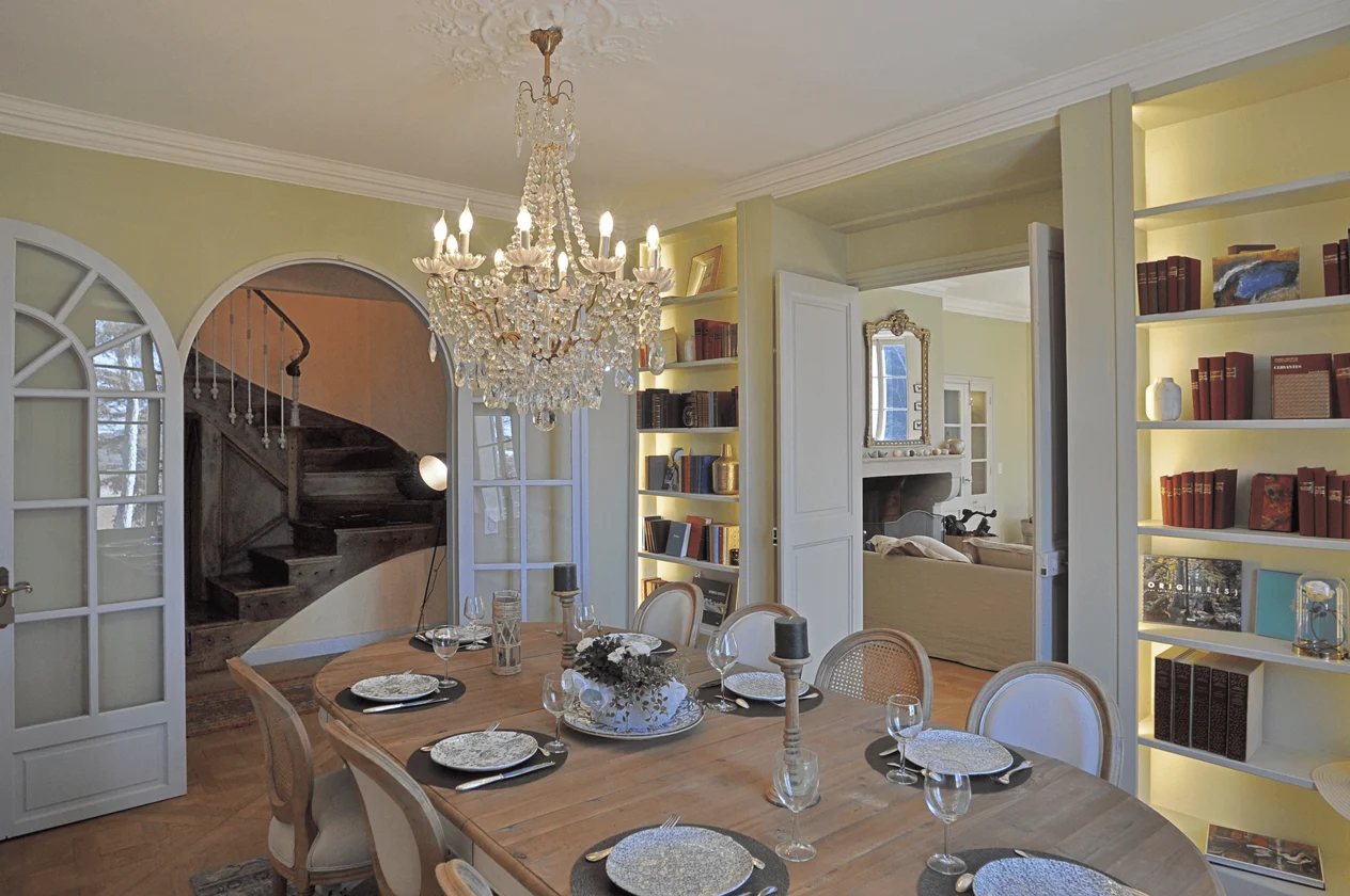 Luberon villages Provence France Rent-Our-Home rentourhomeinprovence Lourmarin Manoir de Lourmarin