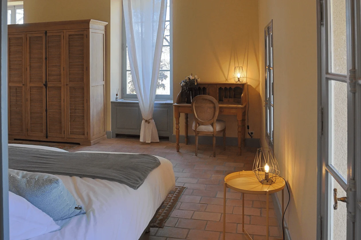 Luberon villages Provence France Rent-Our-Home rentourhomeinprovence Lourmarin Manoir de Lourmarin