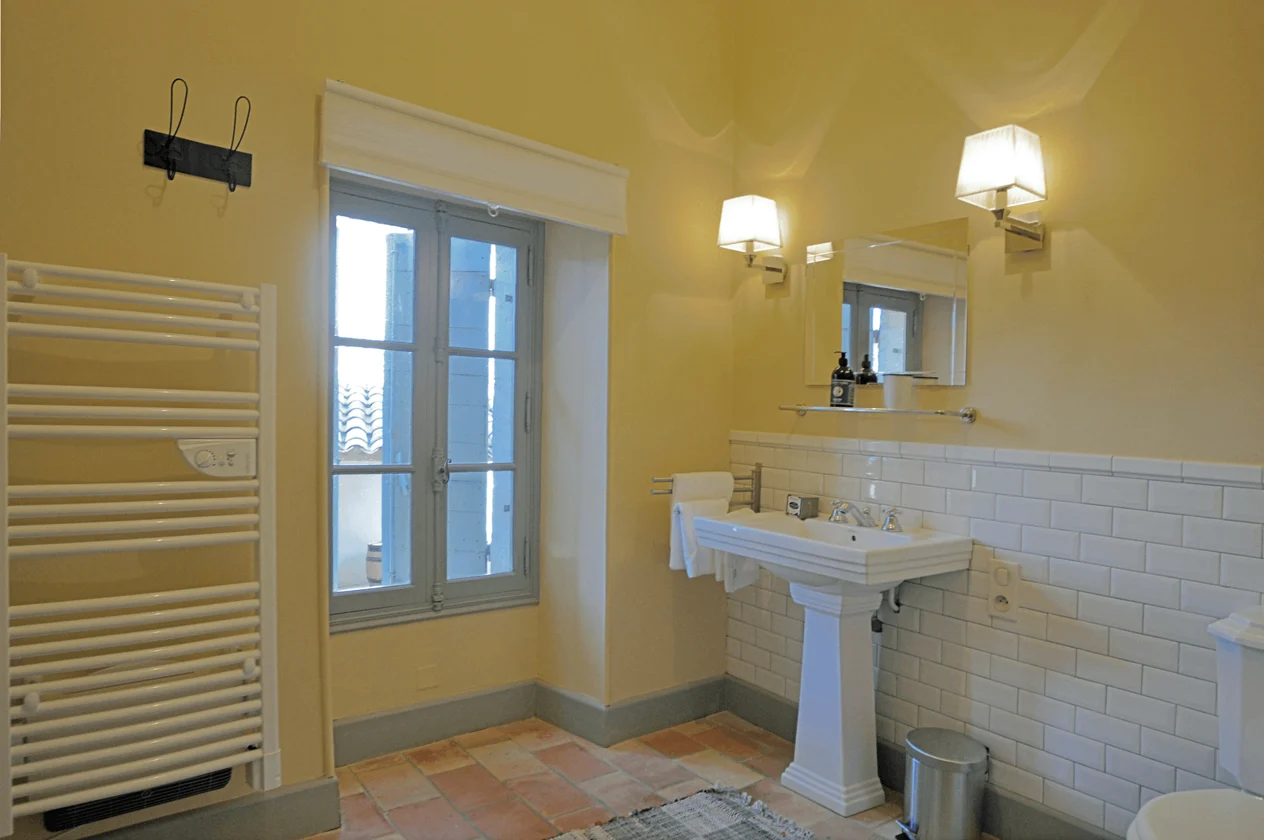 Luberon villages Provence France Rent-Our-Home rentourhomeinprovence Lourmarin Manoir de Lourmarin