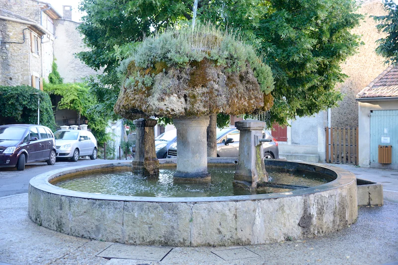 Vaugines fountain Luberon villages Provence France Rent-Our-Home rentourhomeinprovence