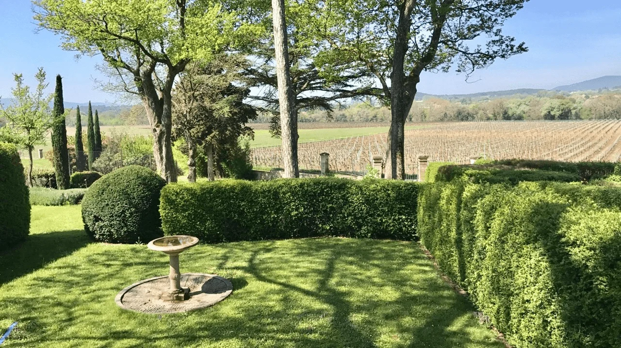 Luberon villages Provence France Rent-Our-Home rentourhomeinprovence Lourmarin Manoir de Lourmarin