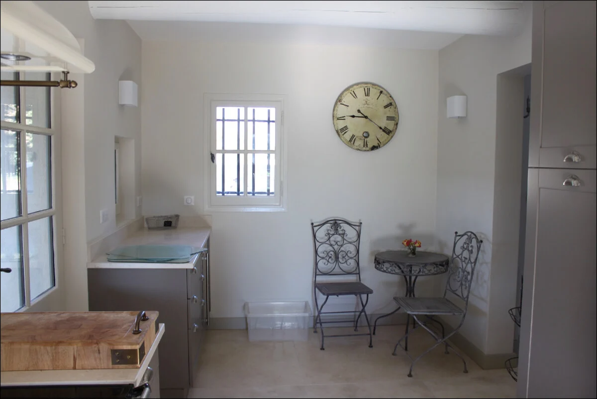 Luberon villages Provence France Rent-Our-Home rentourhomeinprovence Lourmarin Les Trois Clefs Ansouis
