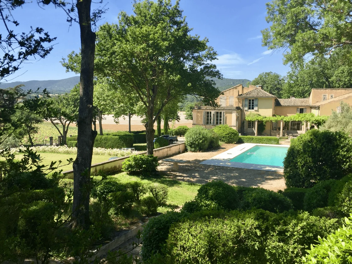 Luberon villages Provence France Rent-Our-Home rentourhomeinprovence Lourmarin Manoir de Lourmarin