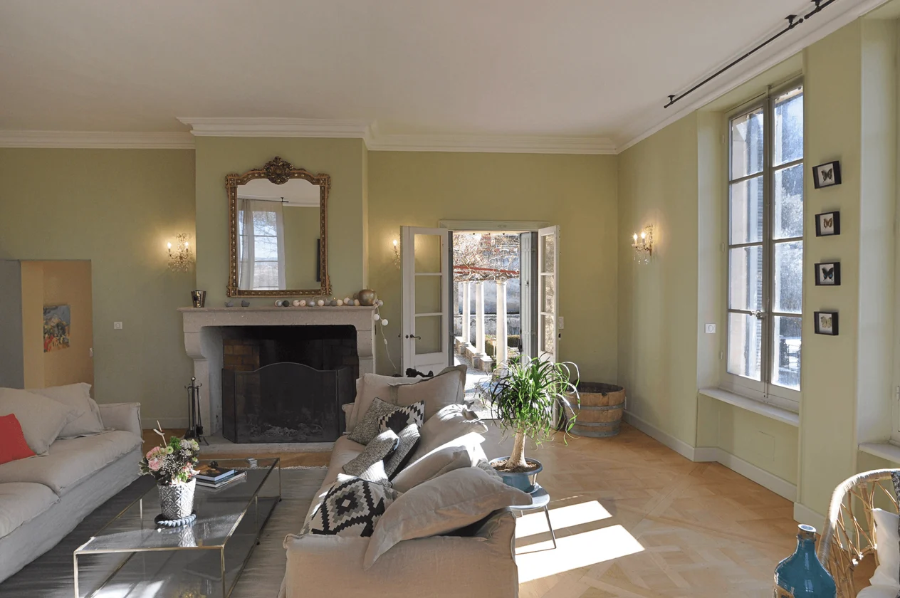 Luberon villages Provence France Rent-Our-Home rentourhomeinprovence Lourmarin Manoir de Lourmarin