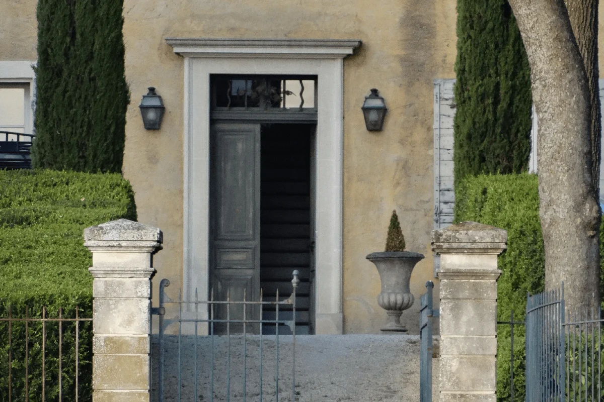 Luberon villages Provence France Rent-Our-Home rentourhomeinprovence Lourmarin Manoir de Lourmarin