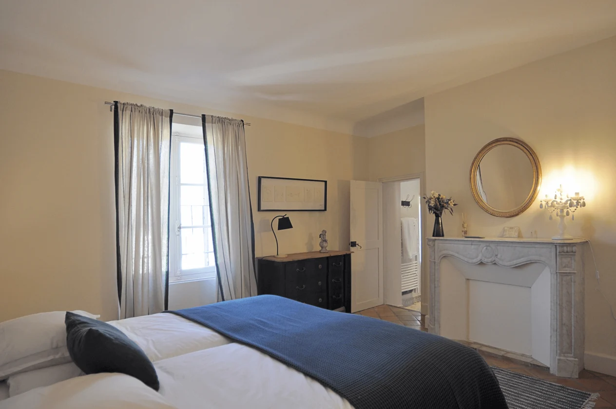 Luberon villages Provence France Rent-Our-Home rentourhomeinprovence Lourmarin Manoir de Lourmarin